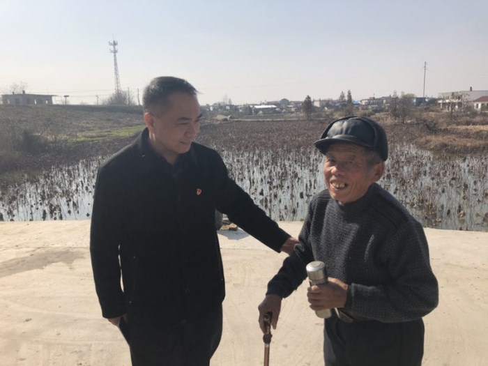 3扶贫慰问_副本.jpg