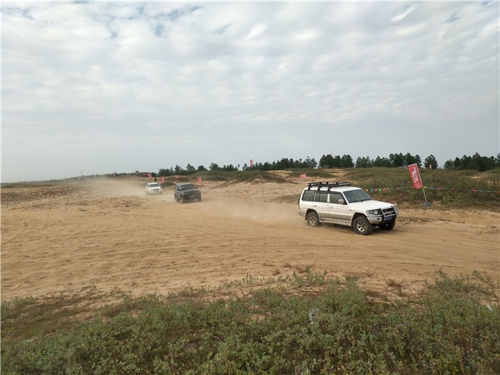 越野车赛照片1.jpg