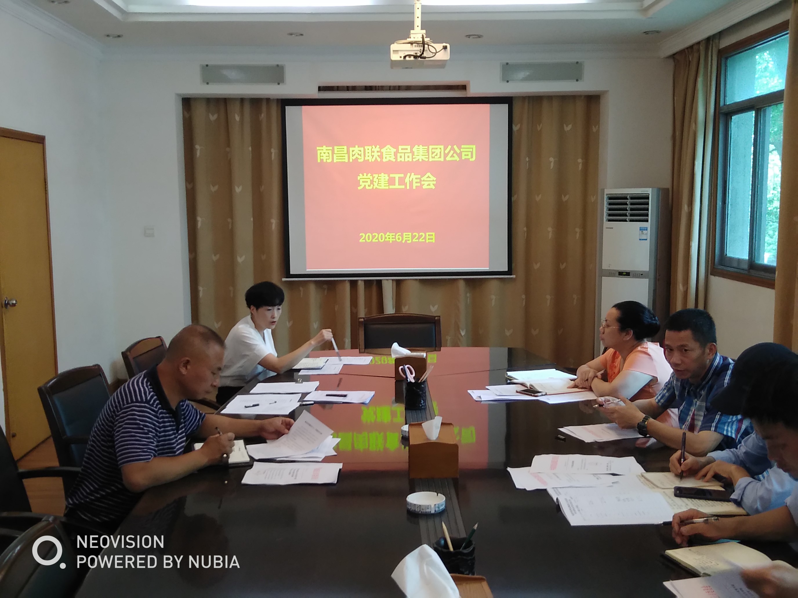 人类.jpg 人类.jpg